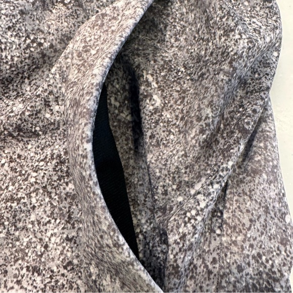 LULULEMON Mens Pace Breaker LINED SHORT 9" INSEAM GRAY & Black Size Large - Picture 6 of 11